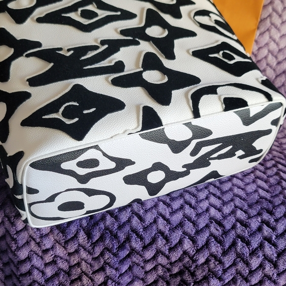 LOUIS VUITTON Monogram Giant White Black Cabas Bag Limited Urs Fischer LVxUF New - Picture 5 of 17